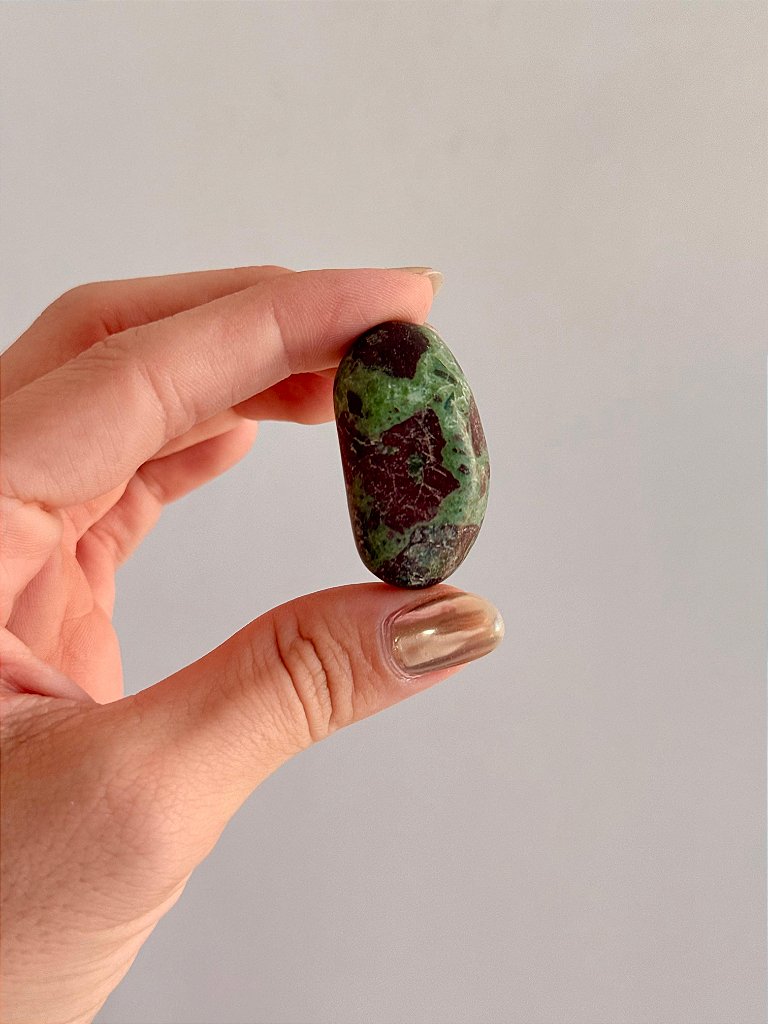 Jaspe Sangue de Dragão - Superar Obstáculos; Diminuir Desafios; Purificação de Doenças Energéticas
